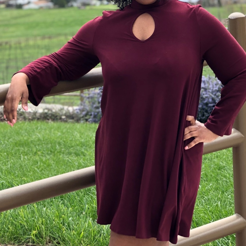 Burgundy key hole swing dress!